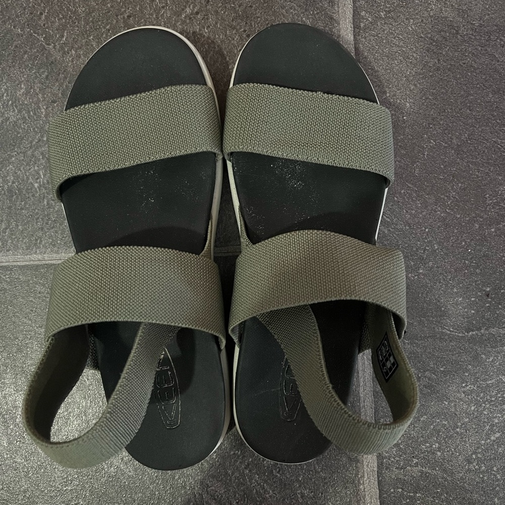 Like new Keen Sandals - olive green color